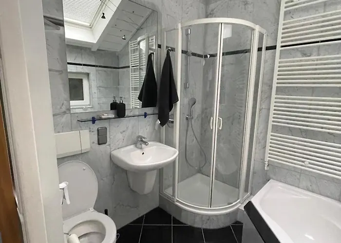 Cronenberg דירה *